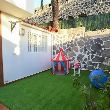 Tenerife Holiday Lounge